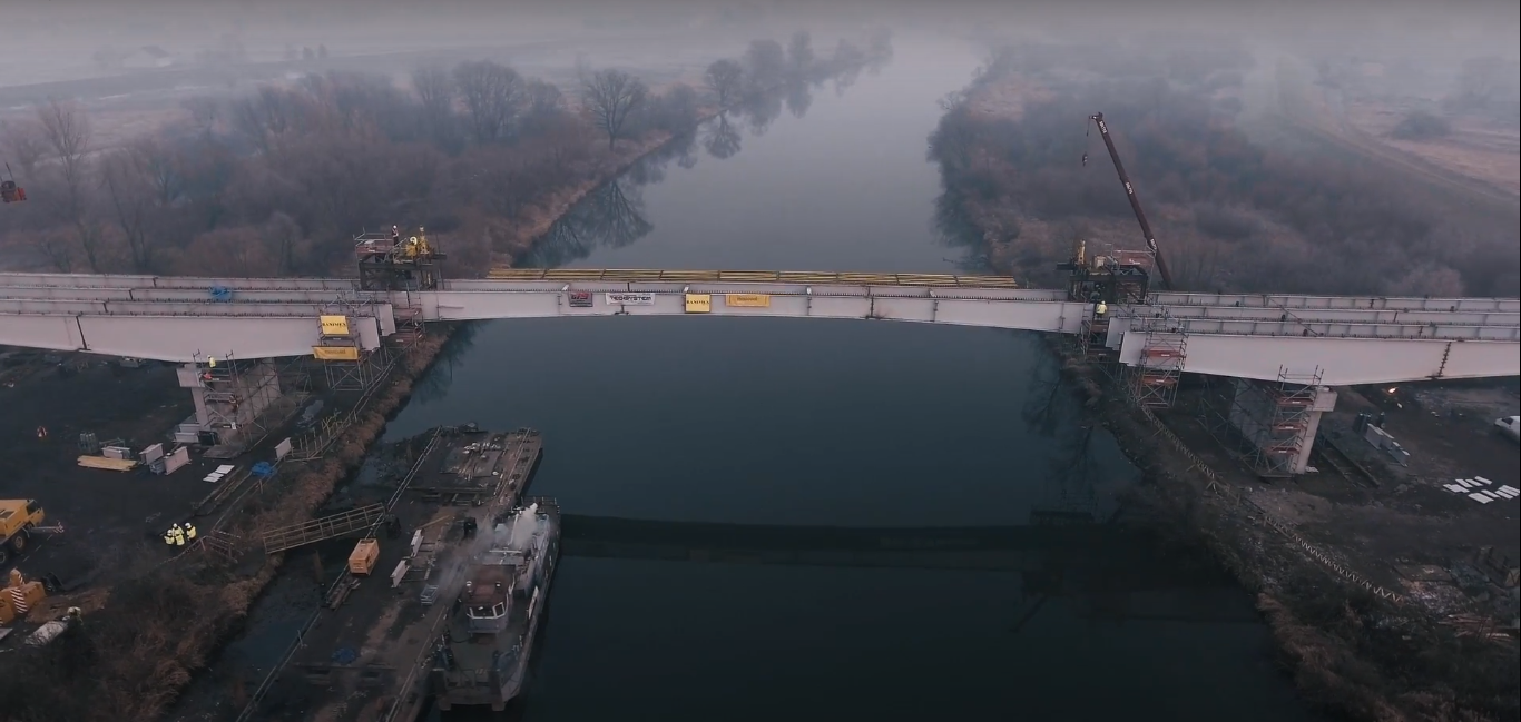Podnoszenie mostu na Wiśle